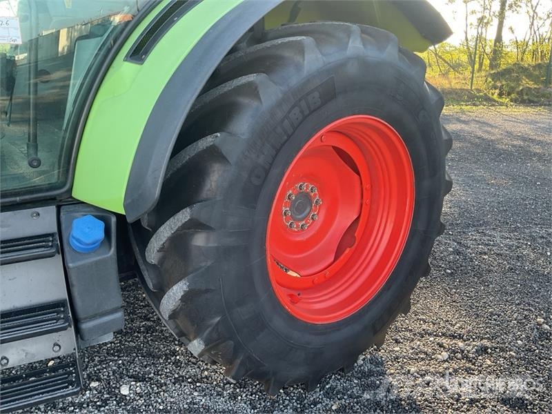 CLAAS Arion 450 CIS 4WD Tractor Tractoare