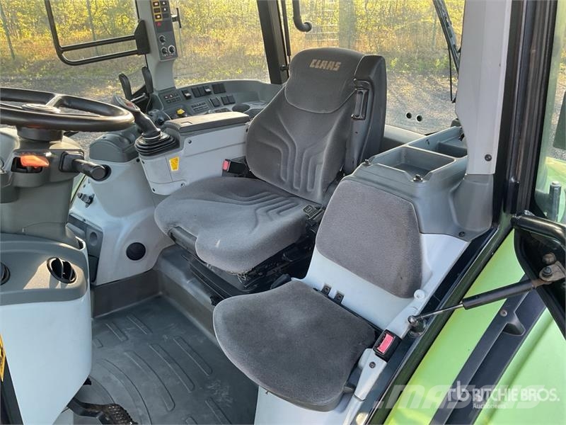CLAAS Arion 450 CIS 4WD Tractor Tractoare