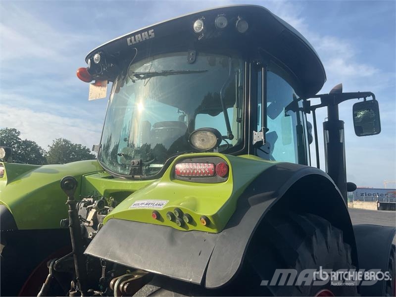 CLAAS Arion 640 4WD Tractor Traktori