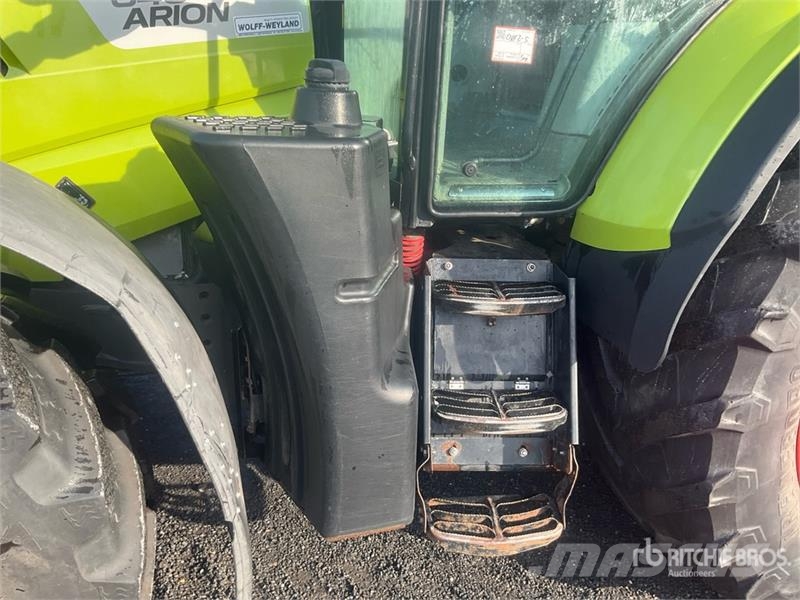 CLAAS Arion 640 4WD Tractor Traktori