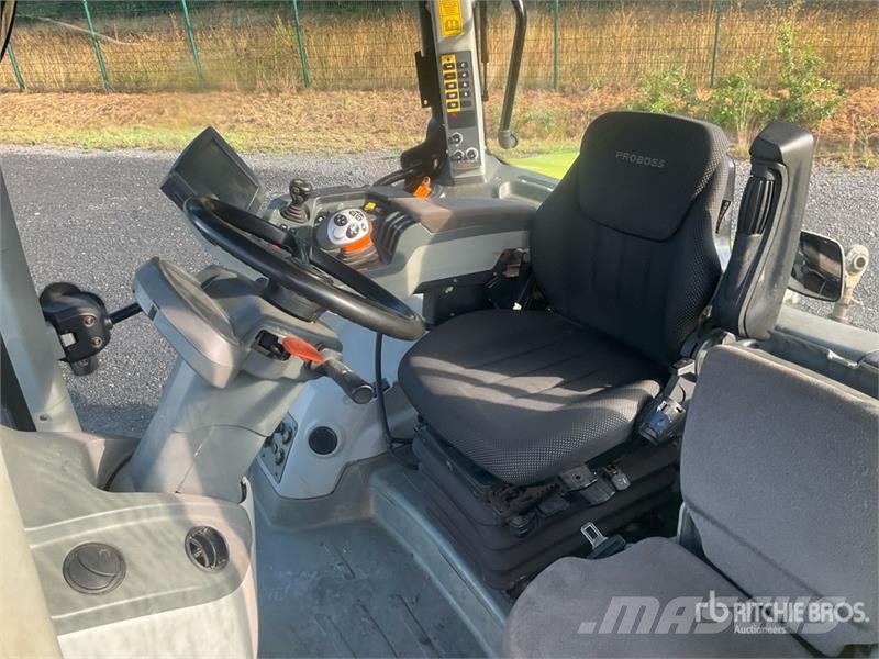 CLAAS Arion 640 4WD Tractor Traktori