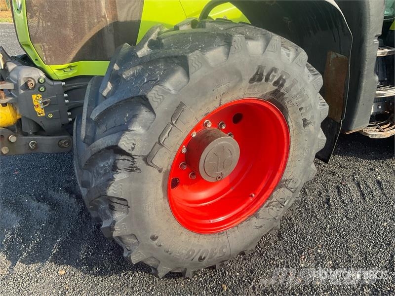 CLAAS Arion 640 4WD Tractor Traktori