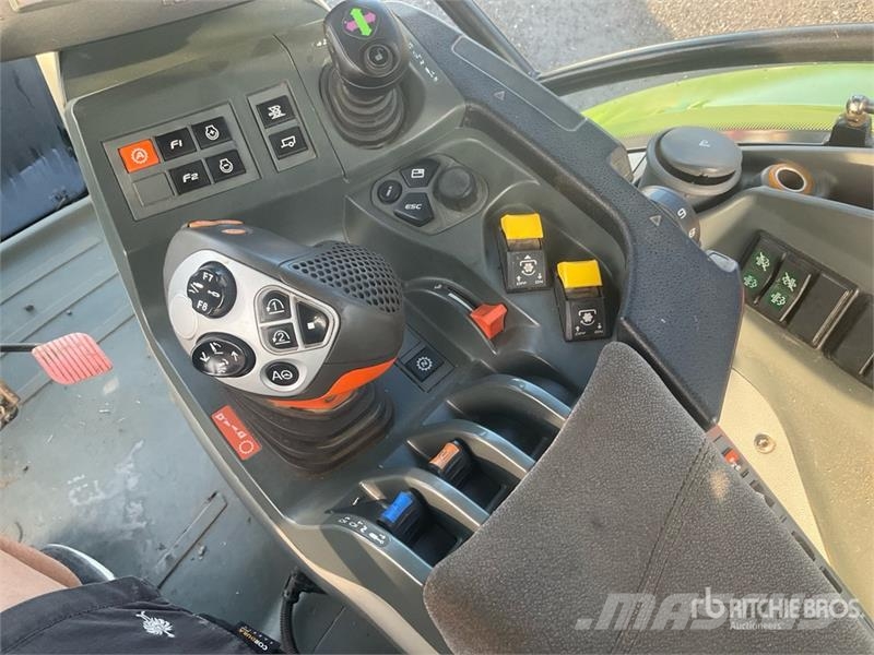 CLAAS Arion 640 4WD Tractor Traktori