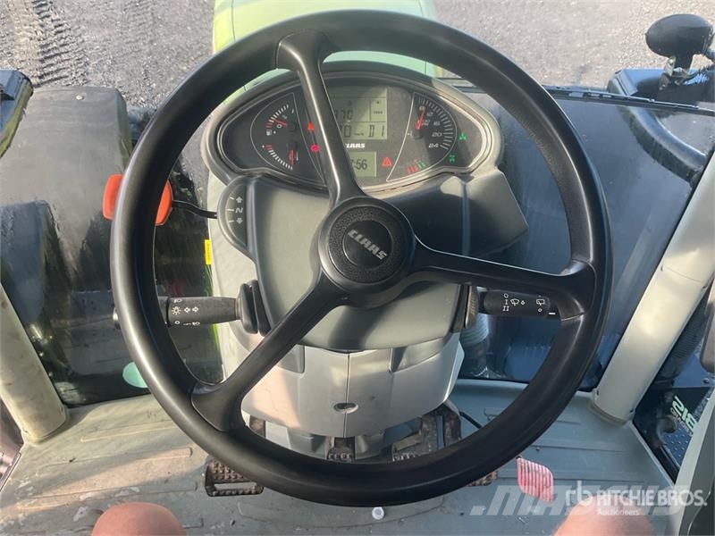 CLAAS Arion 640 4WD Tractor Traktori