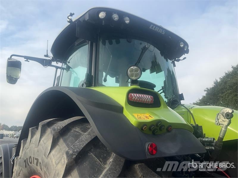 CLAAS Axion 810 4WD Tractor Traktori