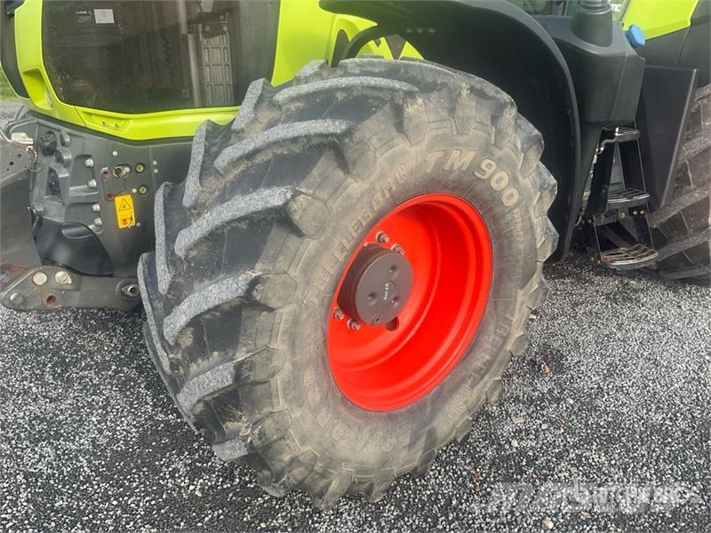 CLAAS Axion 810 4WD Tractor Traktori