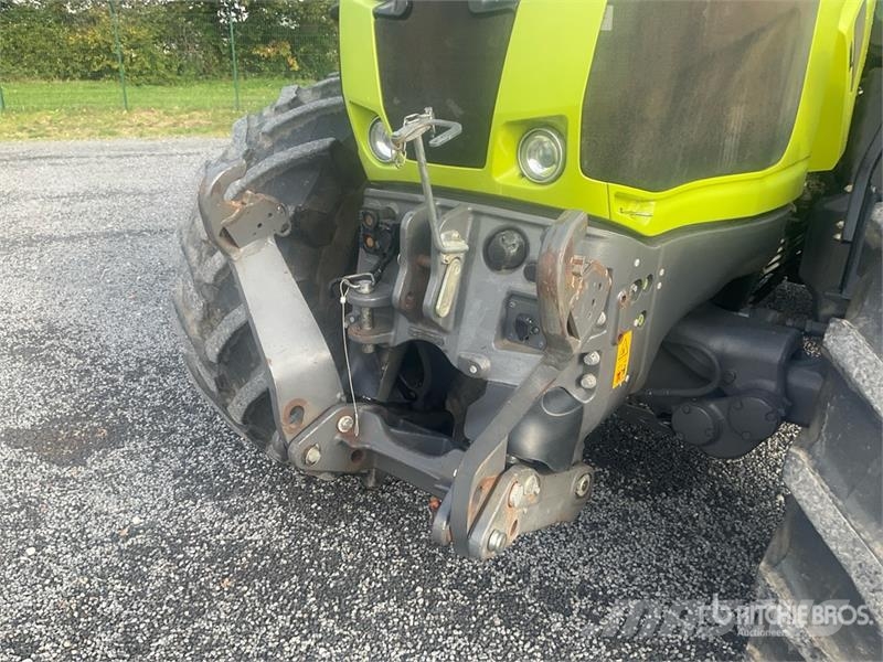 CLAAS Axion 810 4WD Tractor Traktori