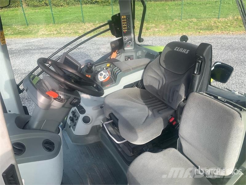 CLAAS Axion 810 4WD Tractor Traktori