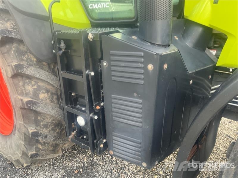 CLAAS Axion 810 4WD Tractor Traktori