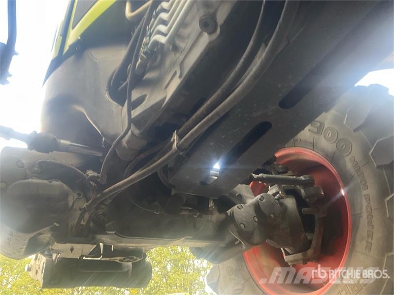 CLAAS Axion 810 4WD Tractor Traktori