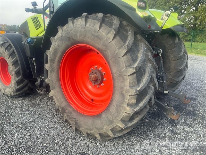 CLAAS Axion 810 4WD Tractor Traktori