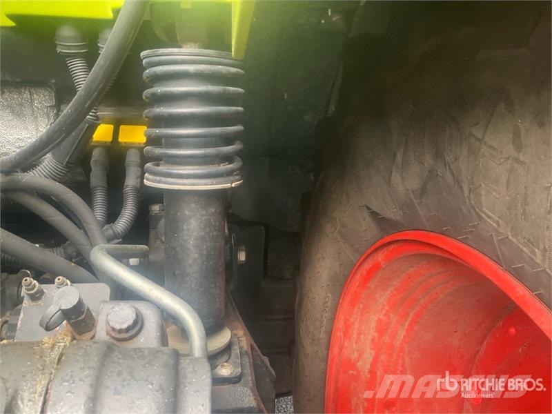 CLAAS Axion 810 4WD Tractor Traktori