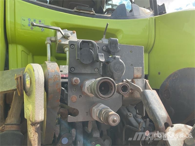 CLAAS Axion 960 4WD Tractor Traktorer