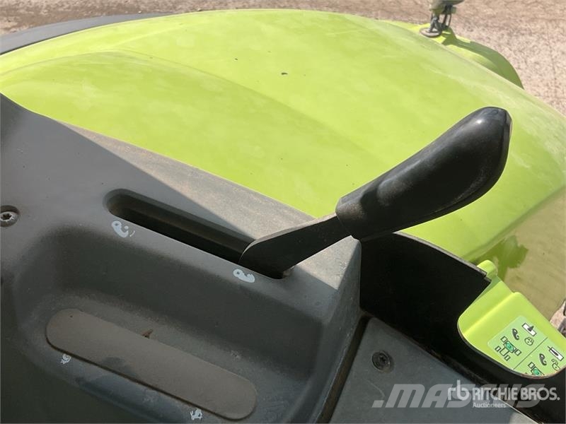 CLAAS Axion 960 4WD Tractor Traktorer