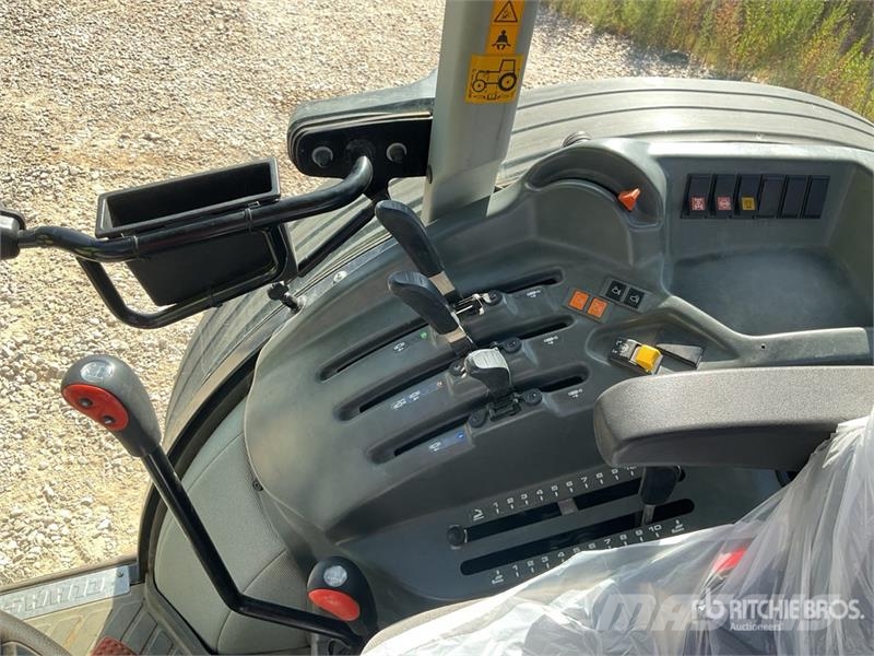 CLAAS Elios 240 4WD Tractor 트랙터