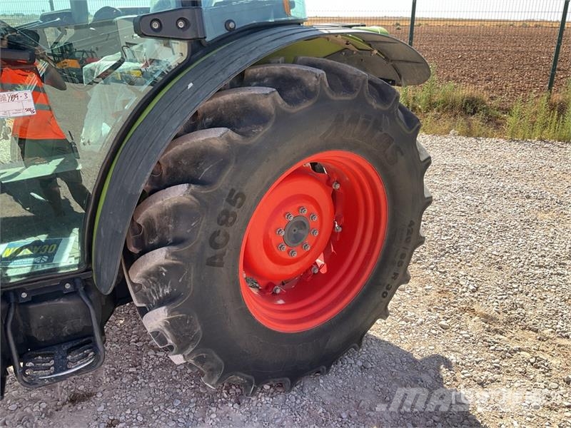 CLAAS Elios 240 4WD Tractor 트랙터