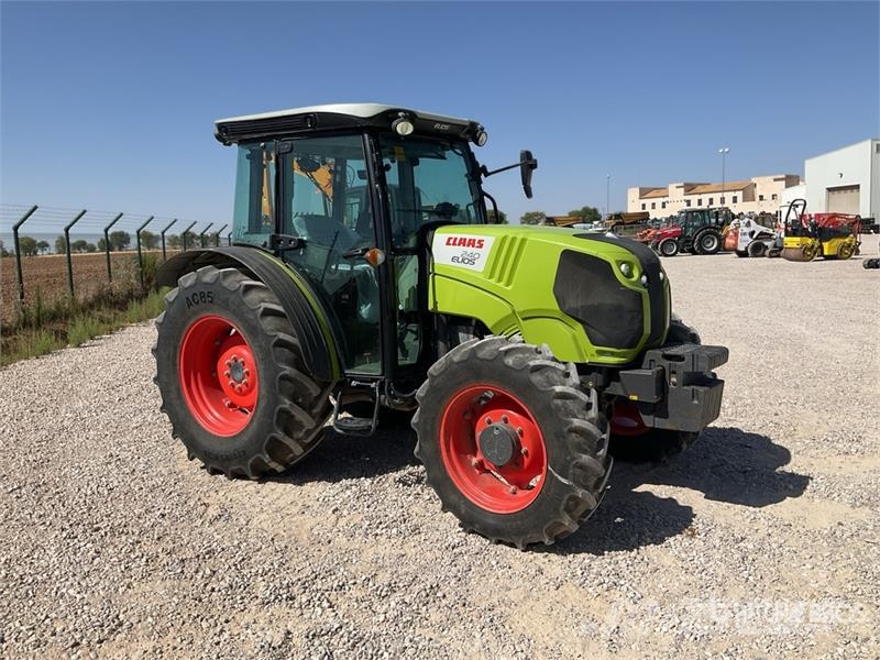 CLAAS Elios 240 4WD Tractor 트랙터