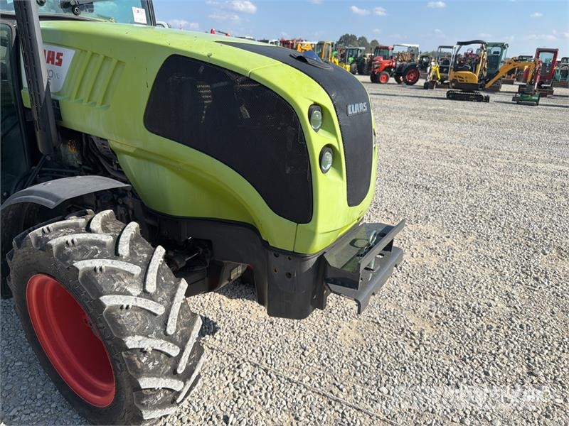 CLAAS Nexos 220VL 4WD Tractor Trattori