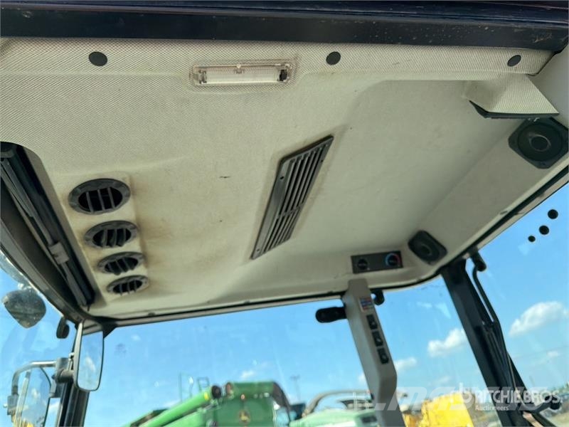 CLAAS Nexos 220VL 4WD Tractor Trattori