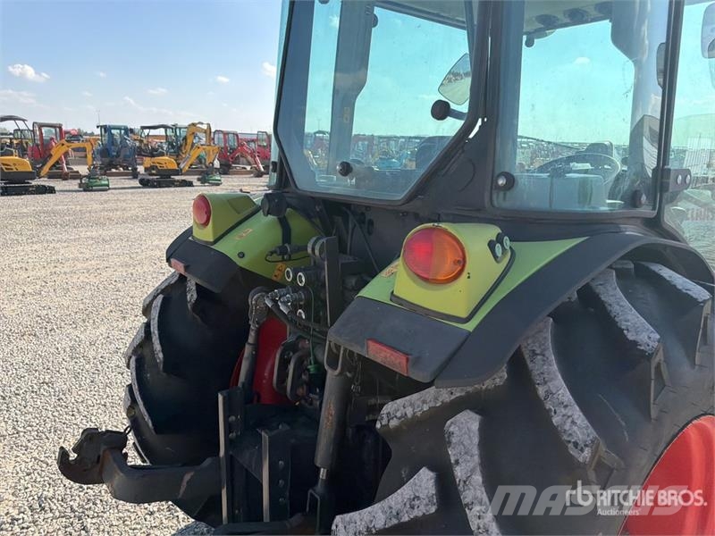 CLAAS Nexos 220VL 4WD Tractor Trattori