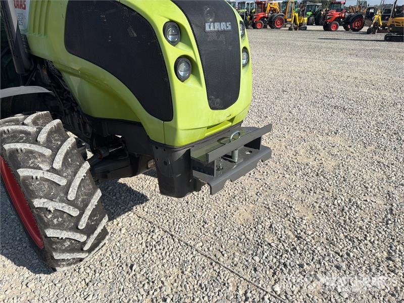 CLAAS Nexos 220VL 4WD Tractor Trattori