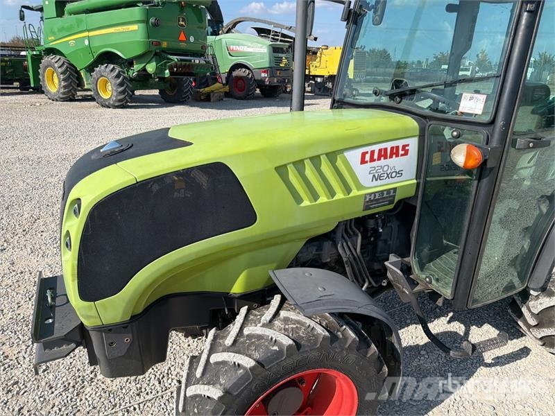 CLAAS Nexos 220VL 4WD Tractor Trattori