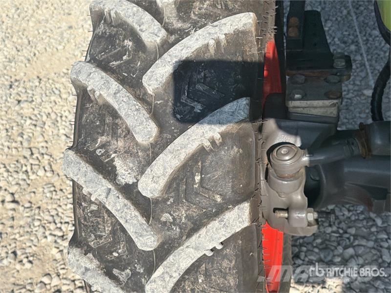 CLAAS Nexos 220VL 4WD Tractor Trattori