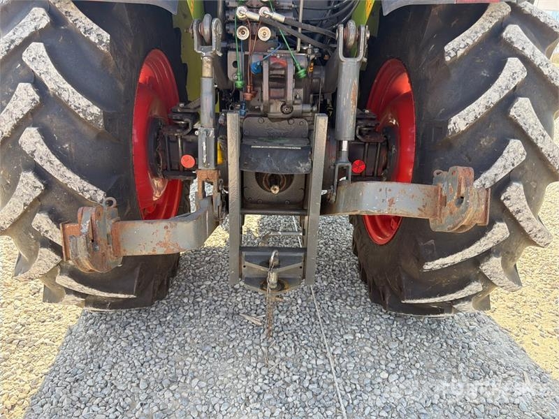 CLAAS Nexos 220VL 4WD Tractor Trattori