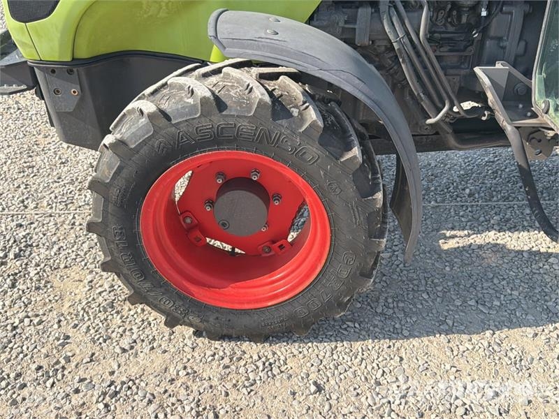 CLAAS Nexos 220VL 4WD Tractor Trattori