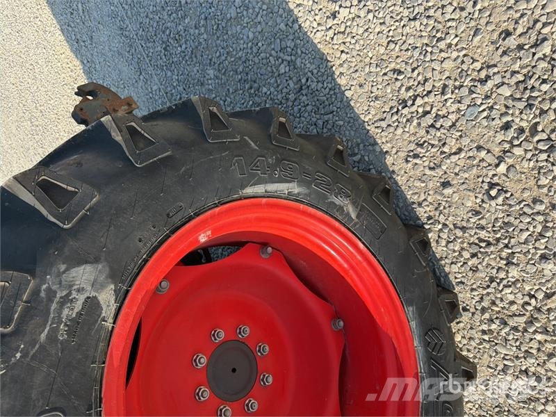 CLAAS Nexos 220VL 4WD Tractor Trattori