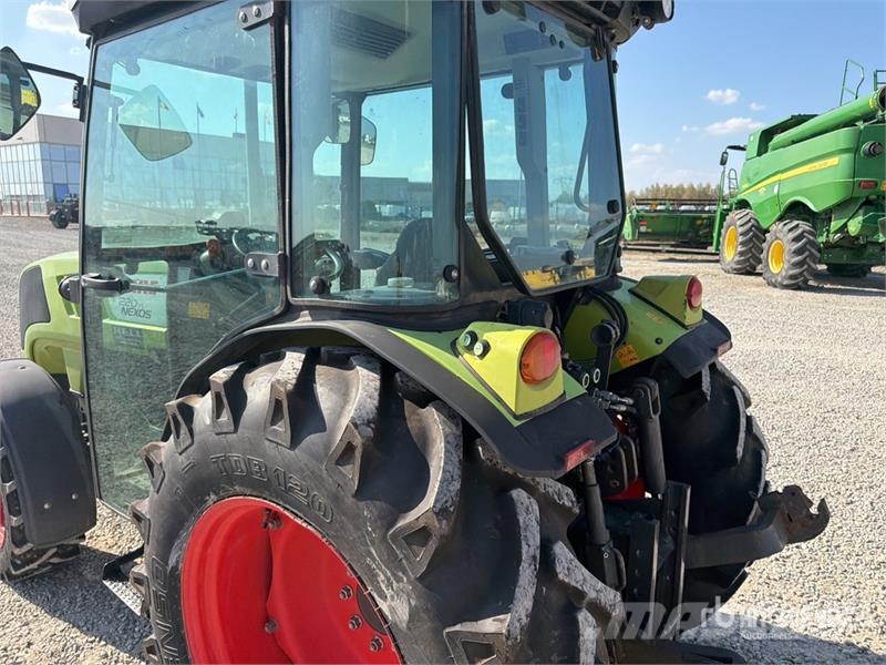 CLAAS Nexos 220VL 4WD Tractor Trattori