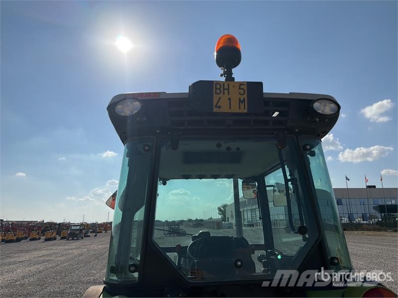 CLAAS Nexos 220VL 4WD Tractor Trattori