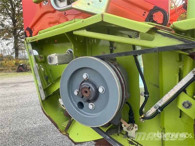 CLAAS V900 Combine Header (Inoperable) رؤوس الحصادات الدراسات