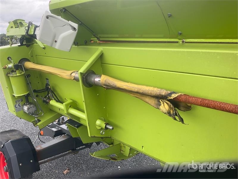 CLAAS V900 Combine Header (Inoperable) رؤوس الحصادات الدراسات