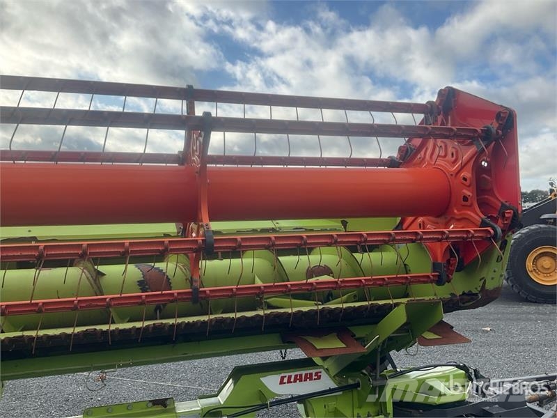CLAAS V900 Combine Header (Inoperable) رؤوس الحصادات الدراسات