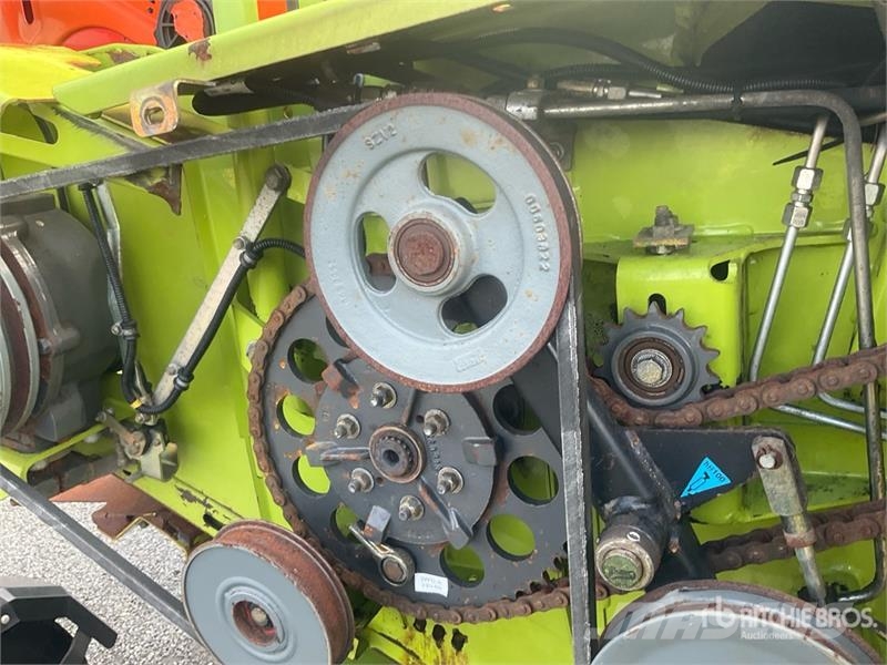 CLAAS V900 Combine Header (Inoperable) رؤوس الحصادات الدراسات