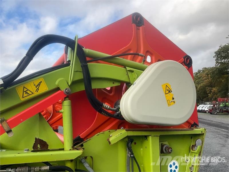 CLAAS V900 Combine Header (Inoperable) رؤوس الحصادات الدراسات