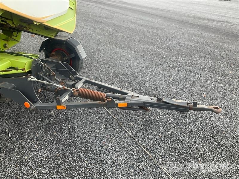 CLAAS V900 Combine Header (Inoperable) رؤوس الحصادات الدراسات