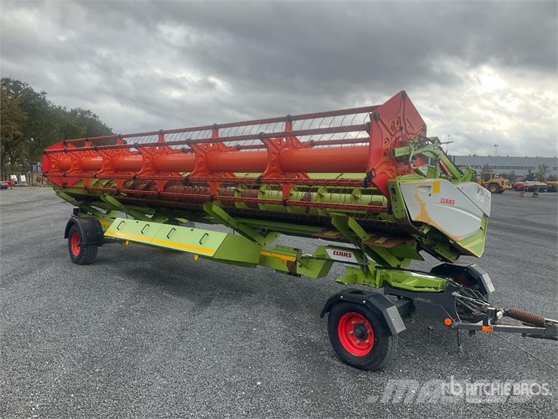 CLAAS V900 Combine Header (Inoperable) رؤوس الحصادات الدراسات