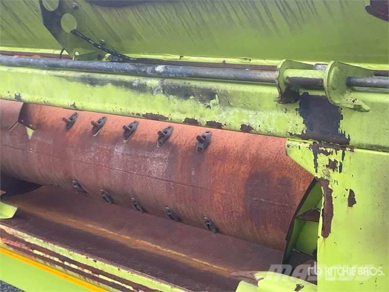 CLAAS V900 Combine Header (Inoperable) رؤوس الحصادات الدراسات
