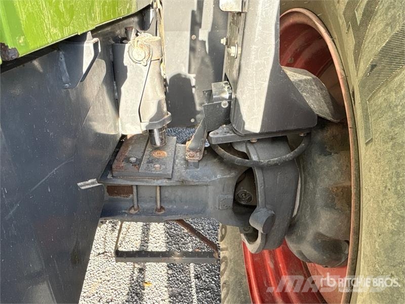 CLAAS Xerion 3300 4WD Tractor Tractoren