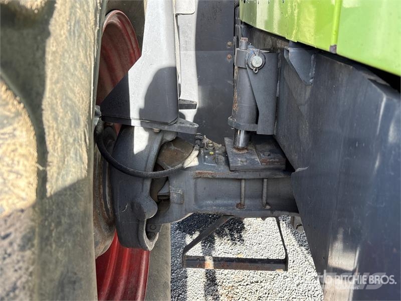 CLAAS Xerion 3300 4WD Tractor Tractoren