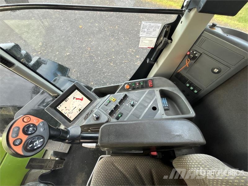 CLAAS Xerion 3300 4WD Tractor Tractoren