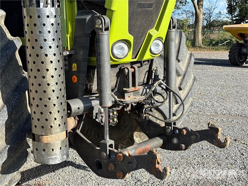 CLAAS Xerion 3300 4WD Tractor Tractoren