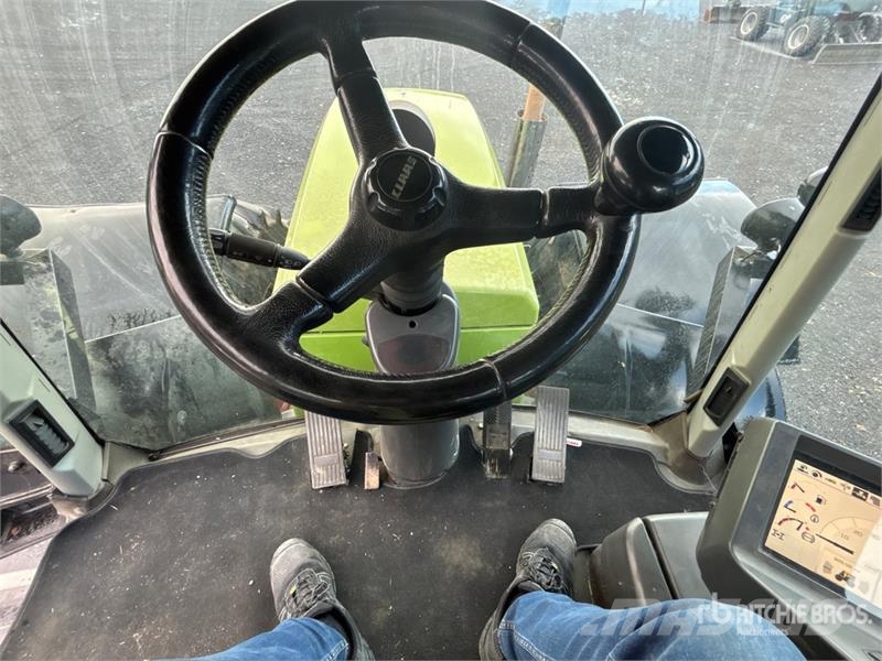 CLAAS Xerion 3300 4WD Tractor Tractoren