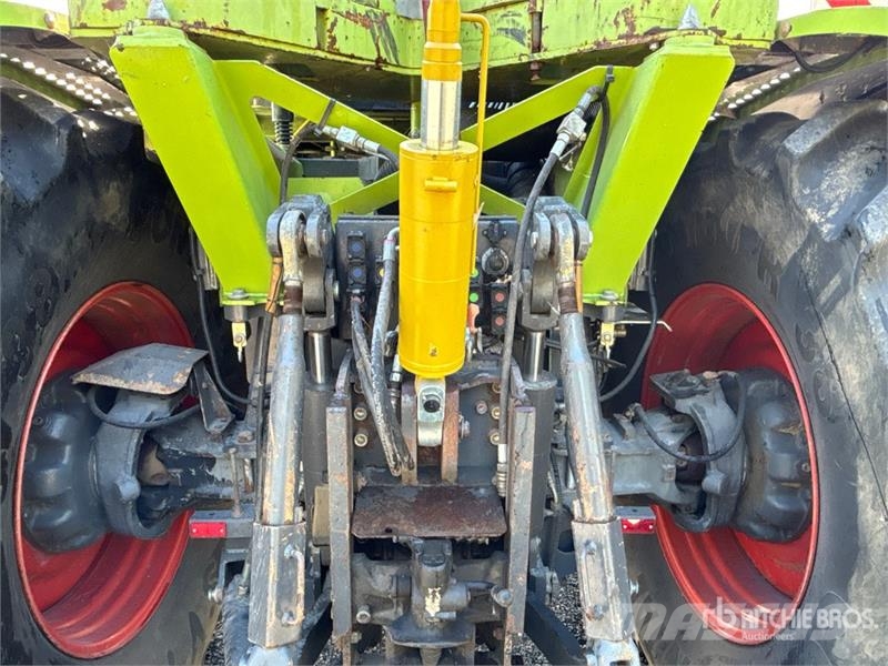 CLAAS Xerion 3300 4WD Tractor Tractoren