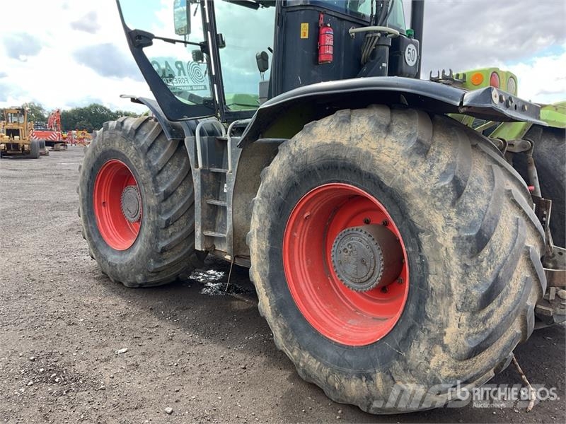 CLAAS Xerion 3300 Trac VC الجرارات