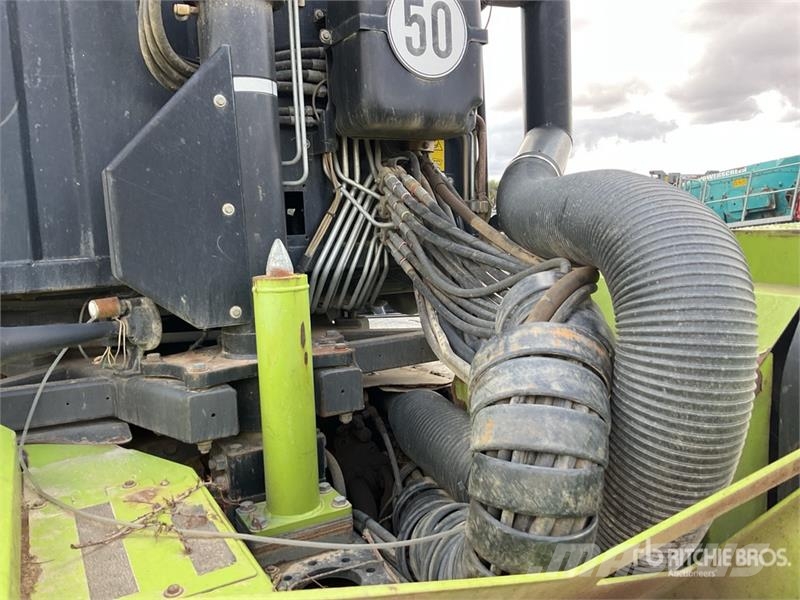 CLAAS Xerion 3300 Trac VC الجرارات