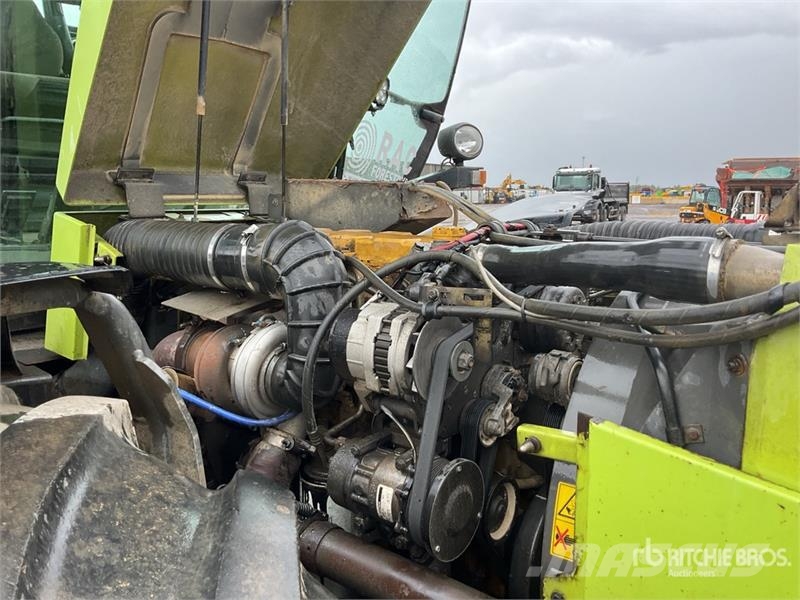 CLAAS Xerion 3300 Trac VC الجرارات