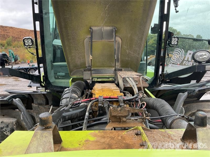 CLAAS Xerion 3300 Trac VC الجرارات
